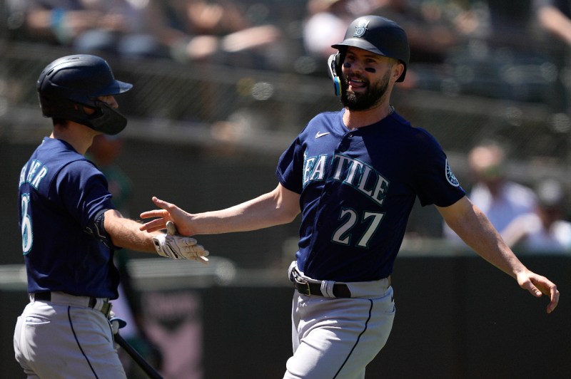 Mariners Fan, DoorDash Driver Go Viral After Jesse Winker Gets Pizza Delivery Following Ejection
