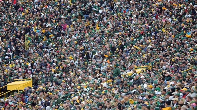 The Packers Faithful Booed Aaron Rodgers and The Offense Off The Field 